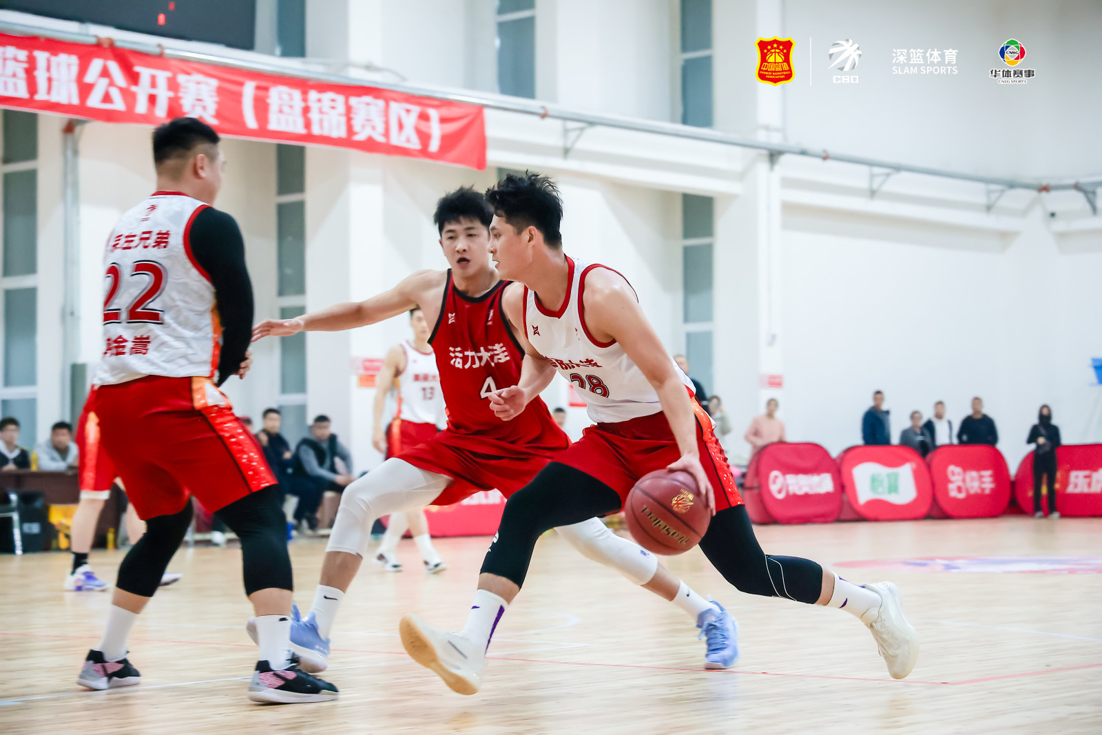 中国青少年篮球锦标赛赛场火热，发现潜力无限的简单介绍