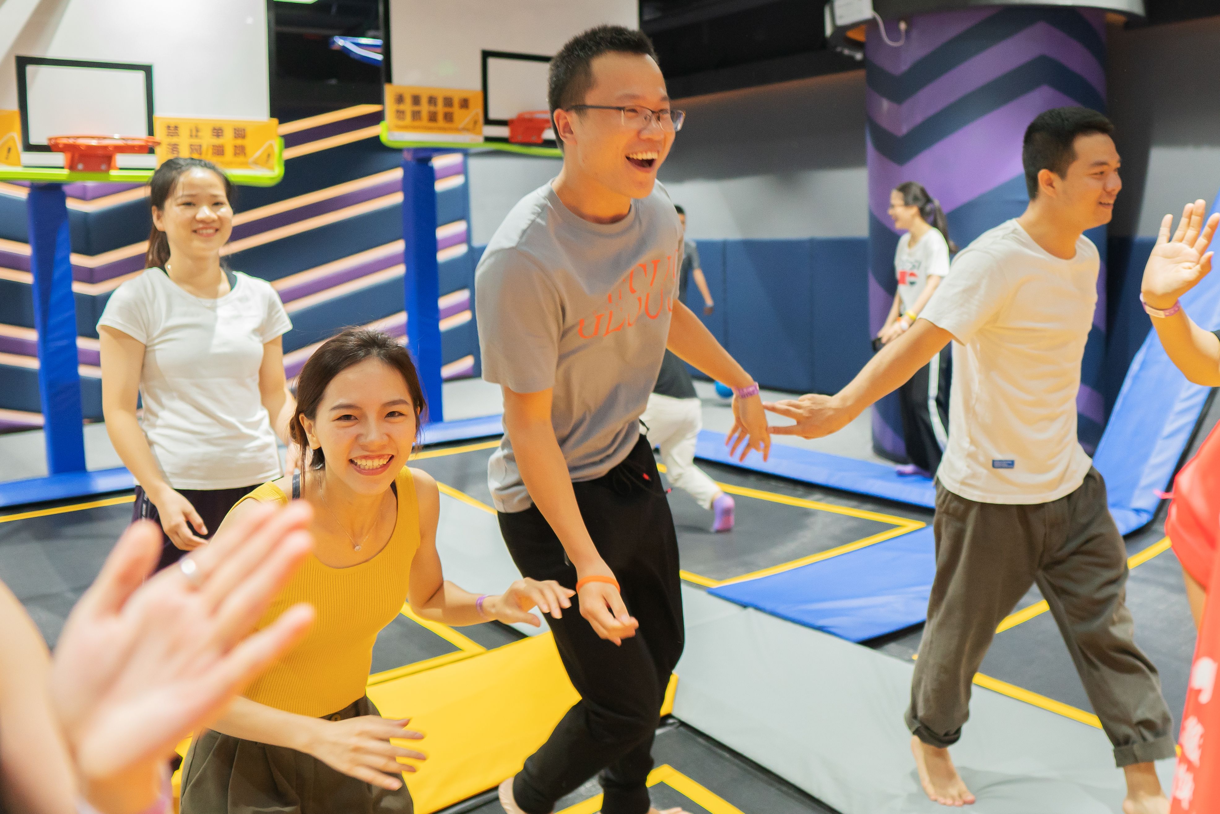 关于青少年极限蹦床赛，弹跳青春无限可能的信息